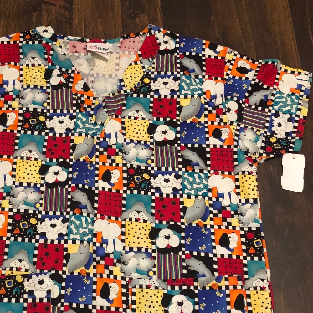 Women’s nurses scrub top new